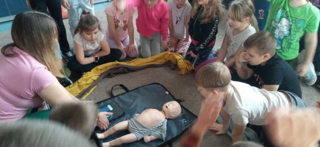 b_1024_768_0_00_images_2023_2024_Swietlica_Pierwsza_pomoc_428668240_863738732220743_8602771381366462301_n